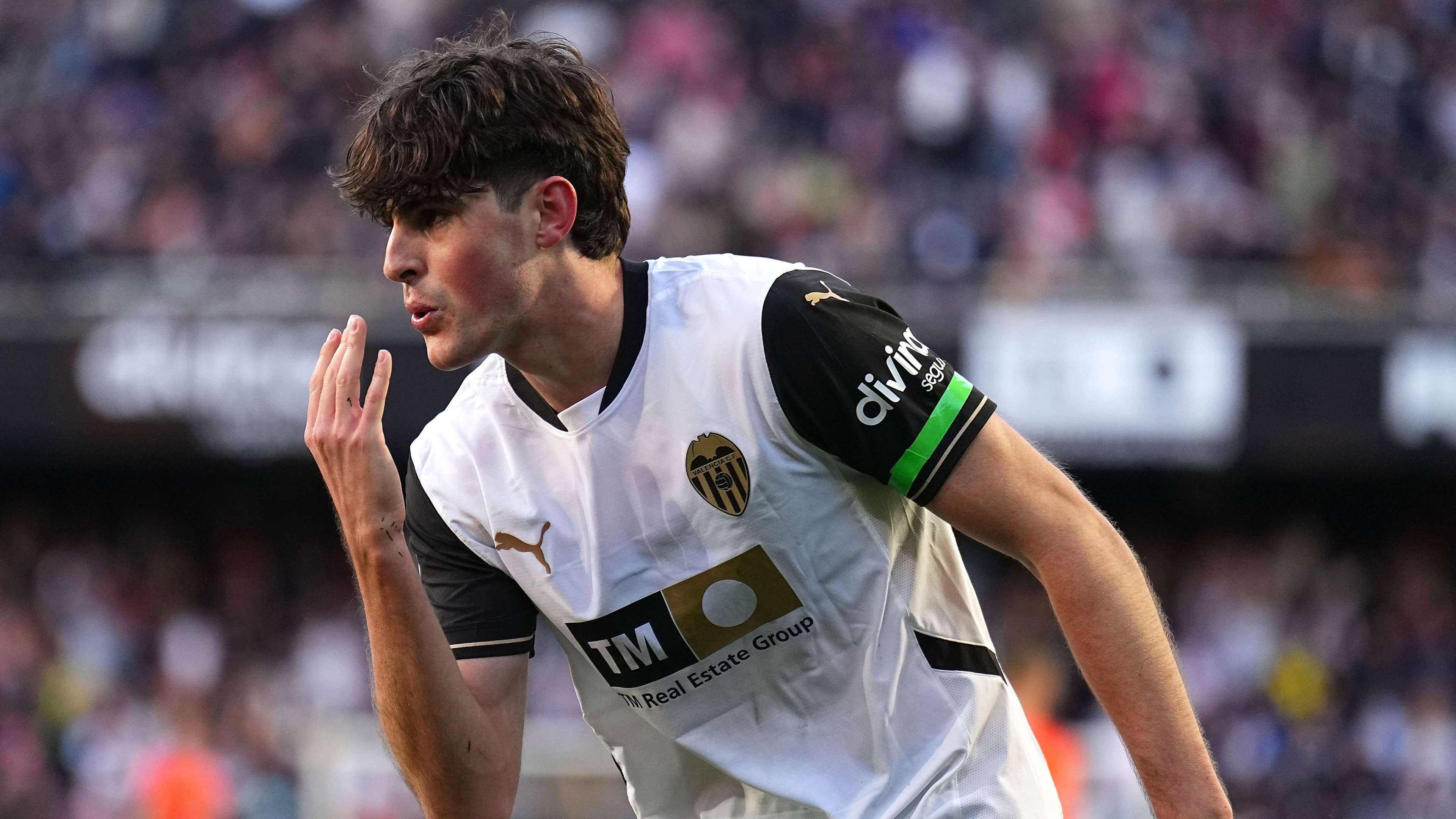 Javi Guerra, de nuevo en la rampa de salida del Valencia
