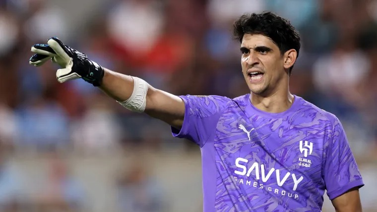 Bono no volverá al Sevilla
