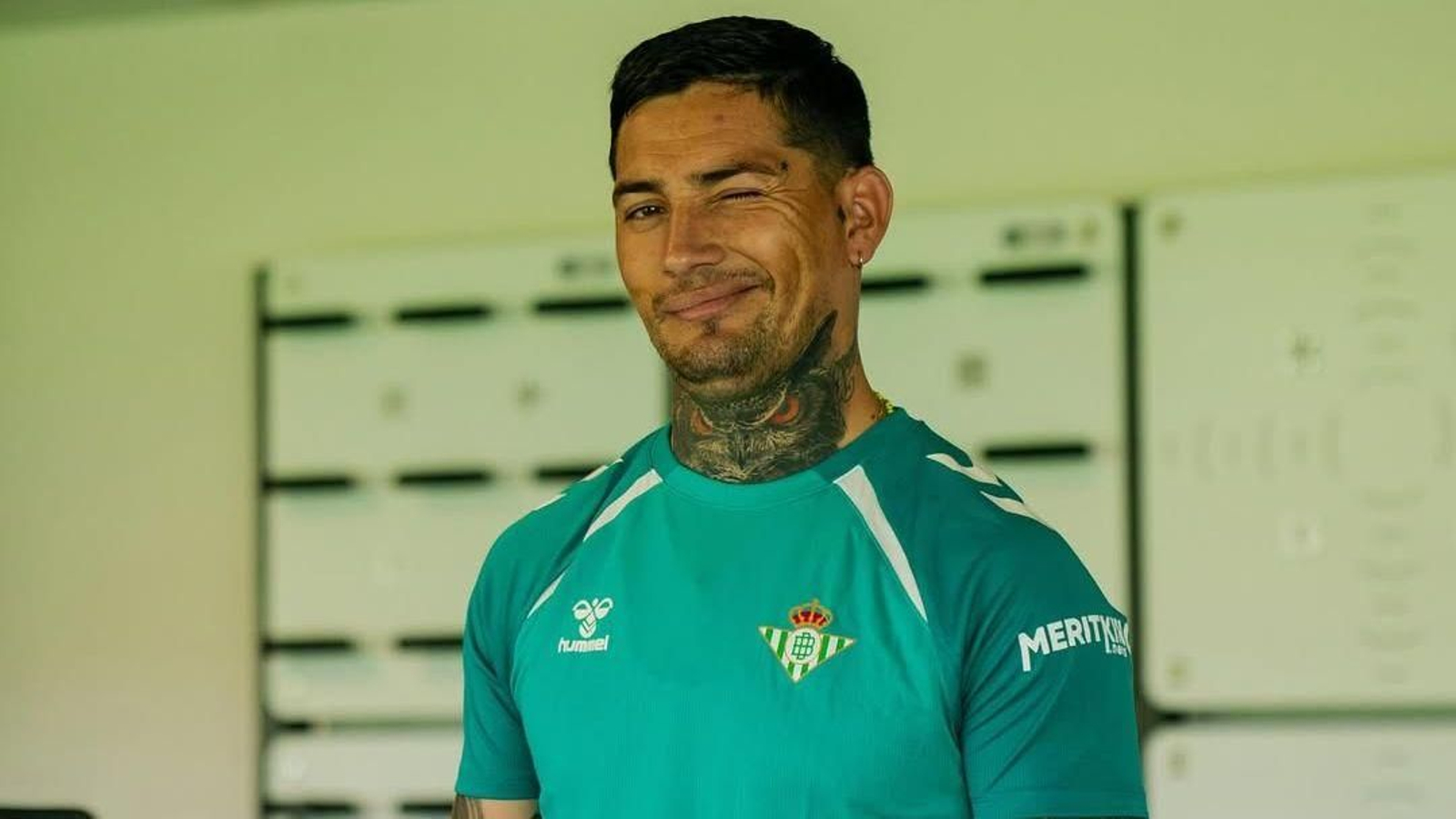 Chimy Ávila undergoing medical tests