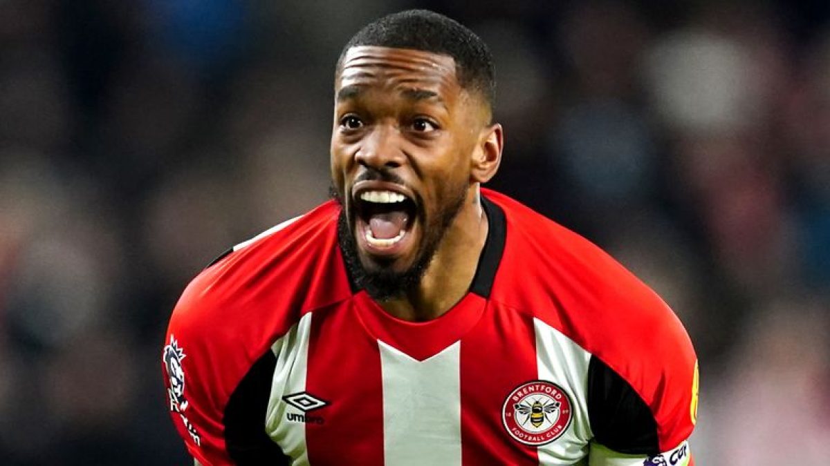 Ivan Toney celebrates a goal with Brentford
