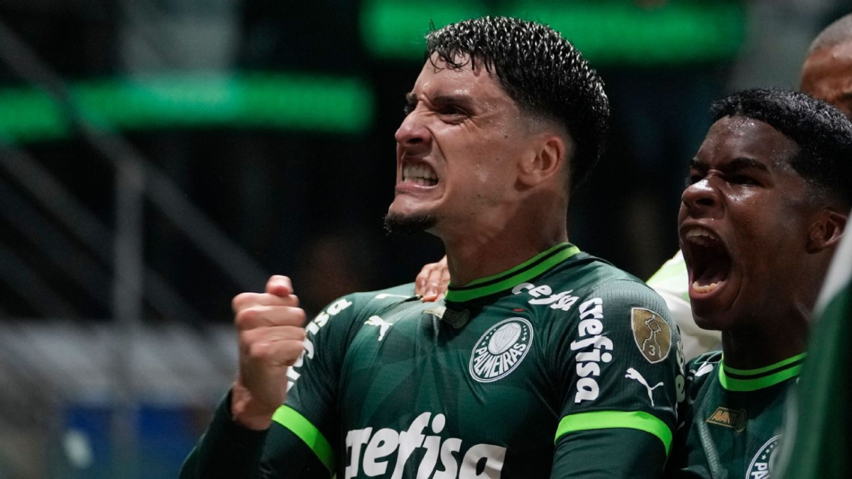 Joaquín Piquerez celebra un gol con Palmeiras