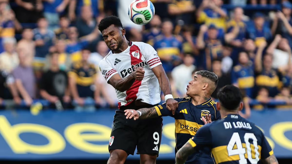 Miguel Borja durante un Boca Juniors - River Plate