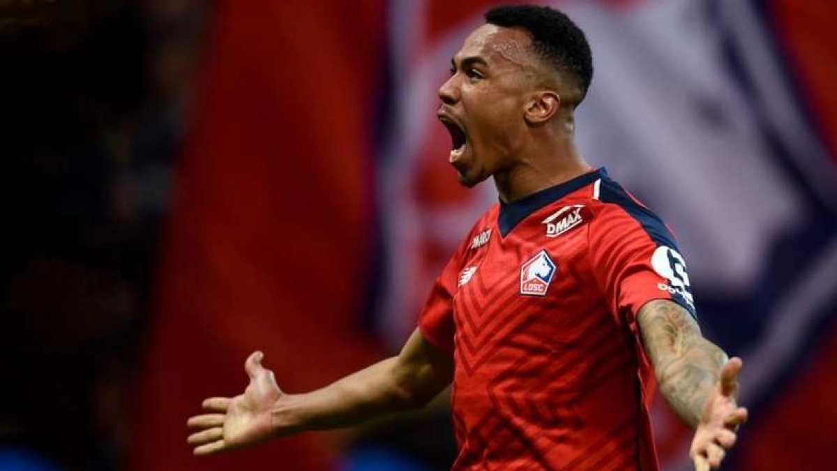Nuevo central en la agenda de Manchester United / Besoccer.com