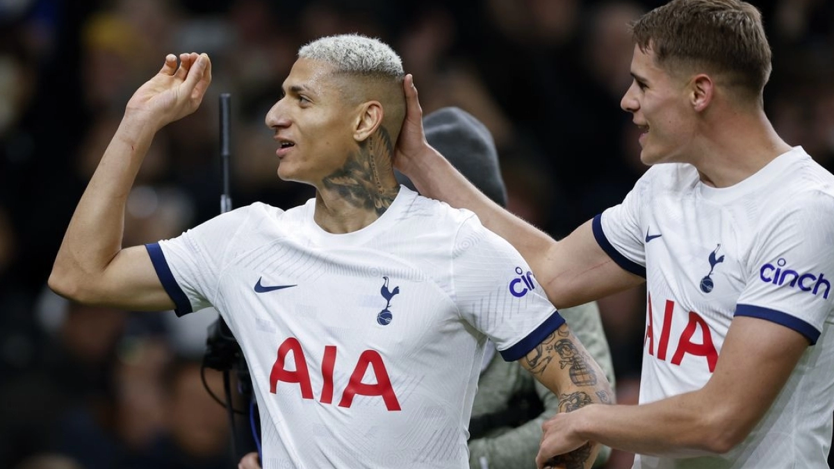 El Tottenham le roba un fichaje de ÚLTIMA HORA al FC Barcelona