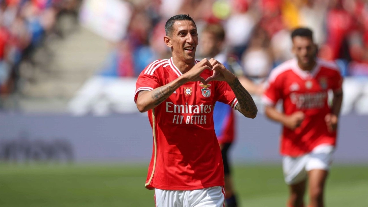El doble destino lejos de Argentina que se le presenta a Di María