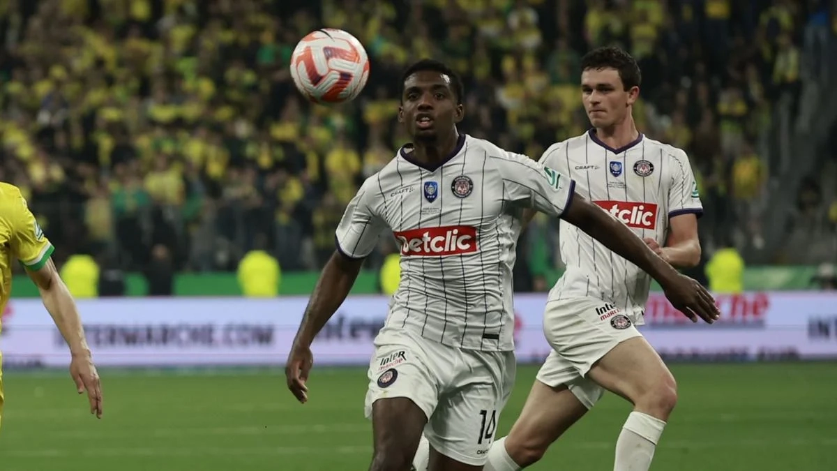 Logan Costa, player for Toulouse who is on Villarreal's agenda.