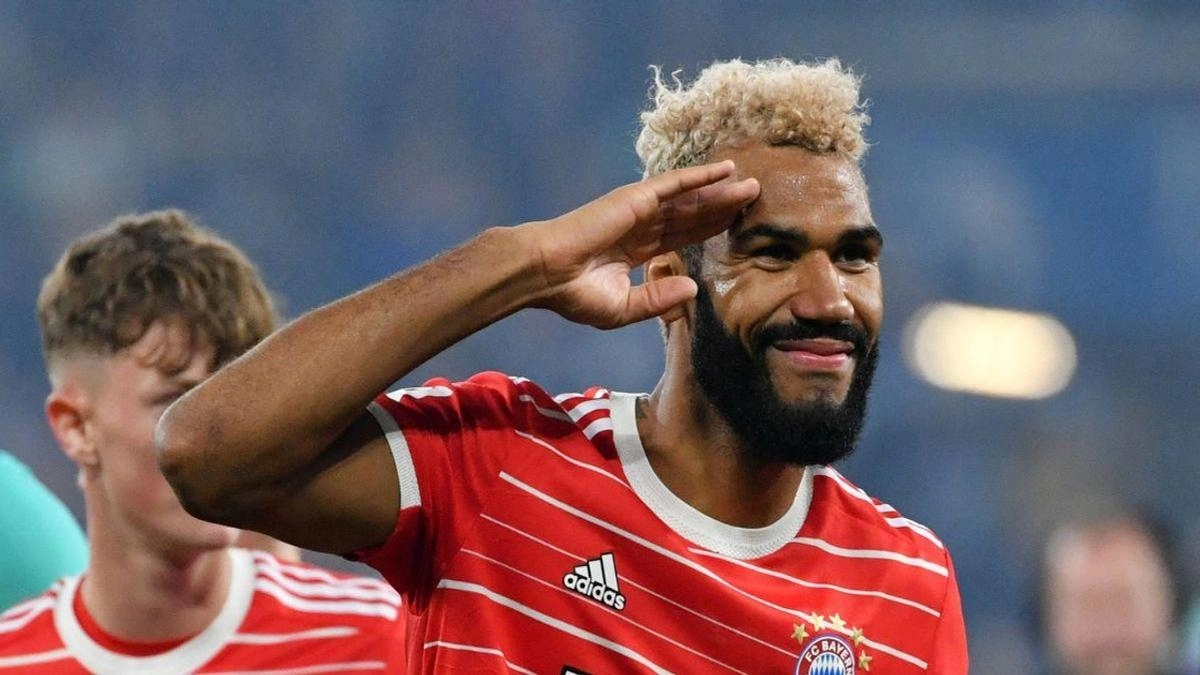 Choupo-Moting, delantero que se encuentra libre y que podría fichar por el Everton