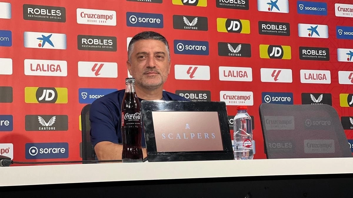 <p>García Pimienta, coach of Sevilla</p>