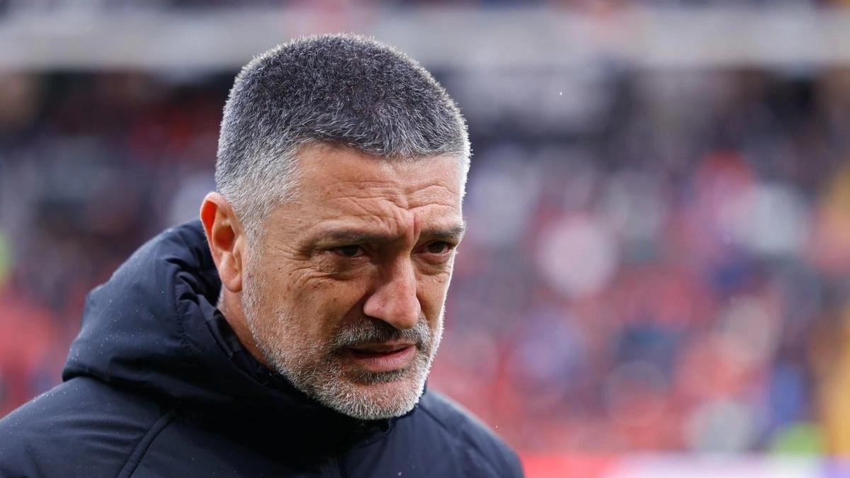 Caparrós lets himself be loved by Sevilla / ABC
