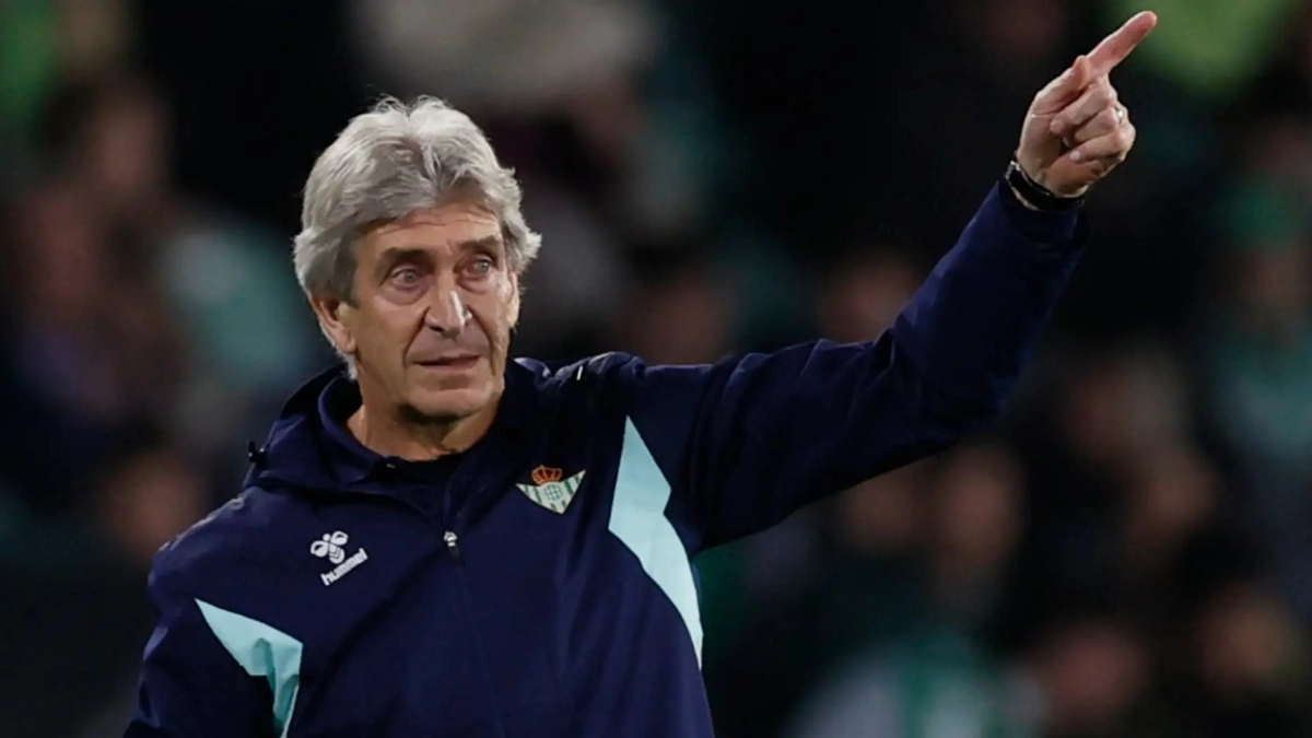 Pellegrini wants three players out of Betis.