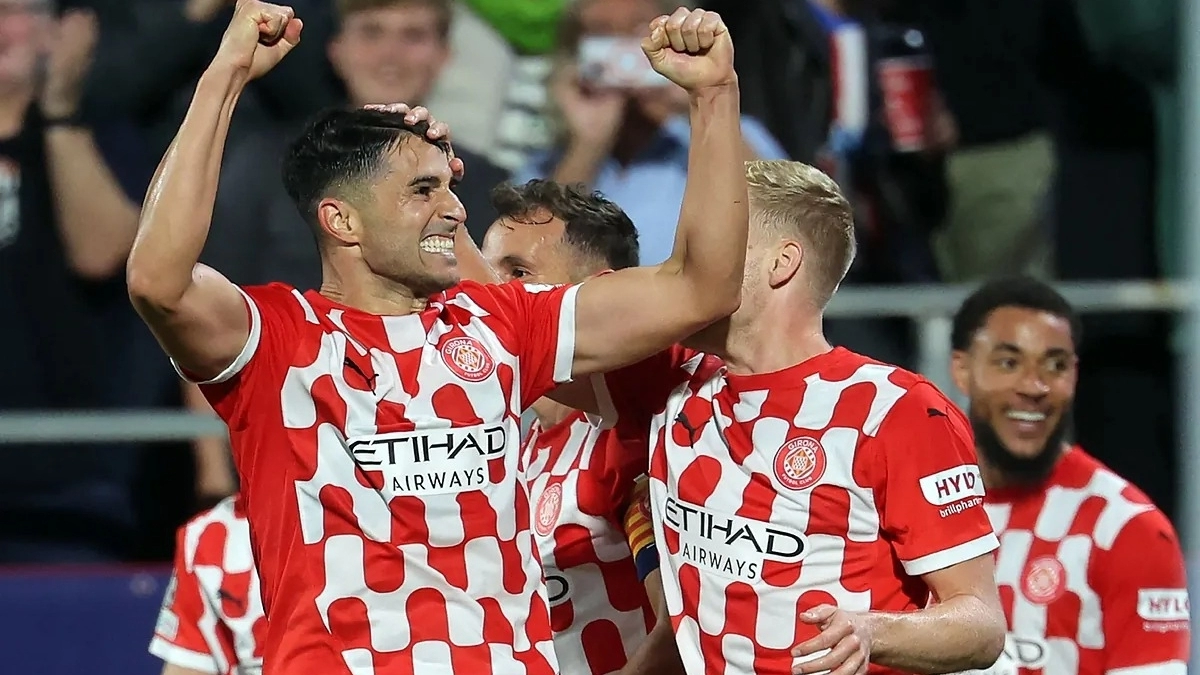 El Girona se plantea el adiós de Van de Beek / Elmundo.es
