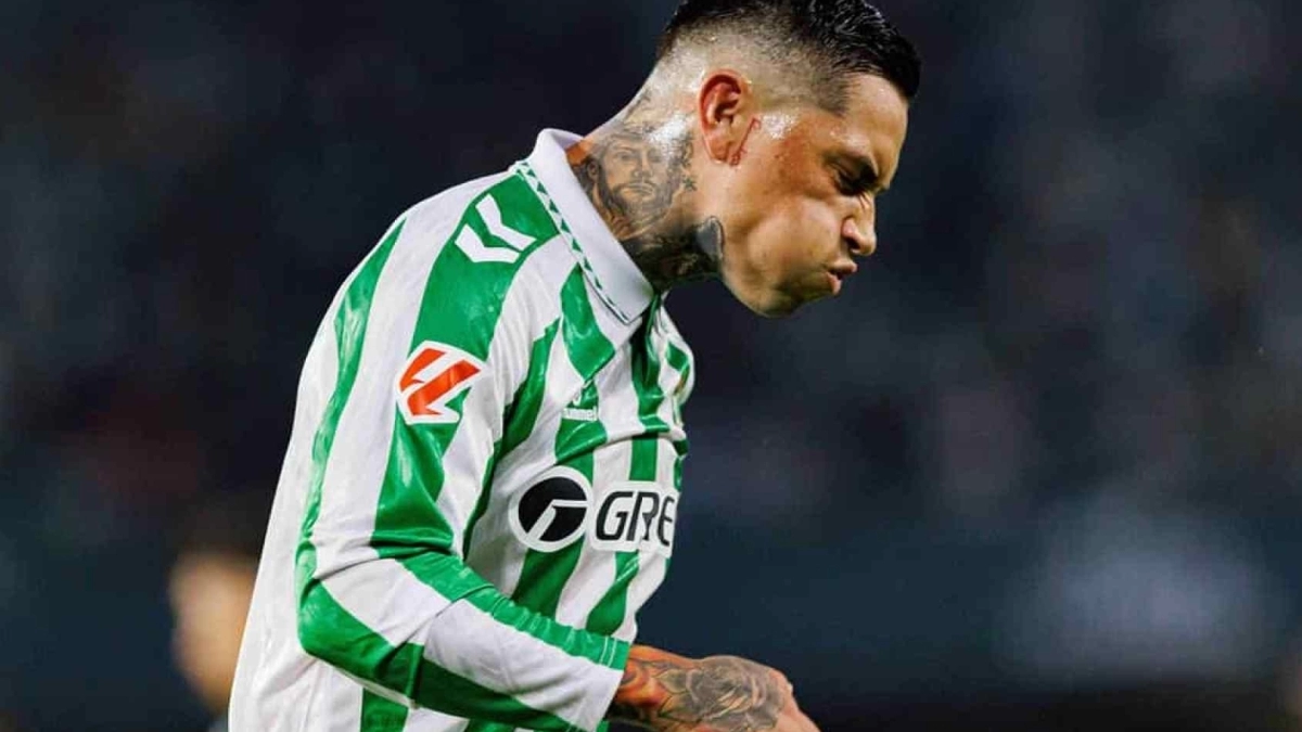 Betis puts Chimy Ávila up for sale