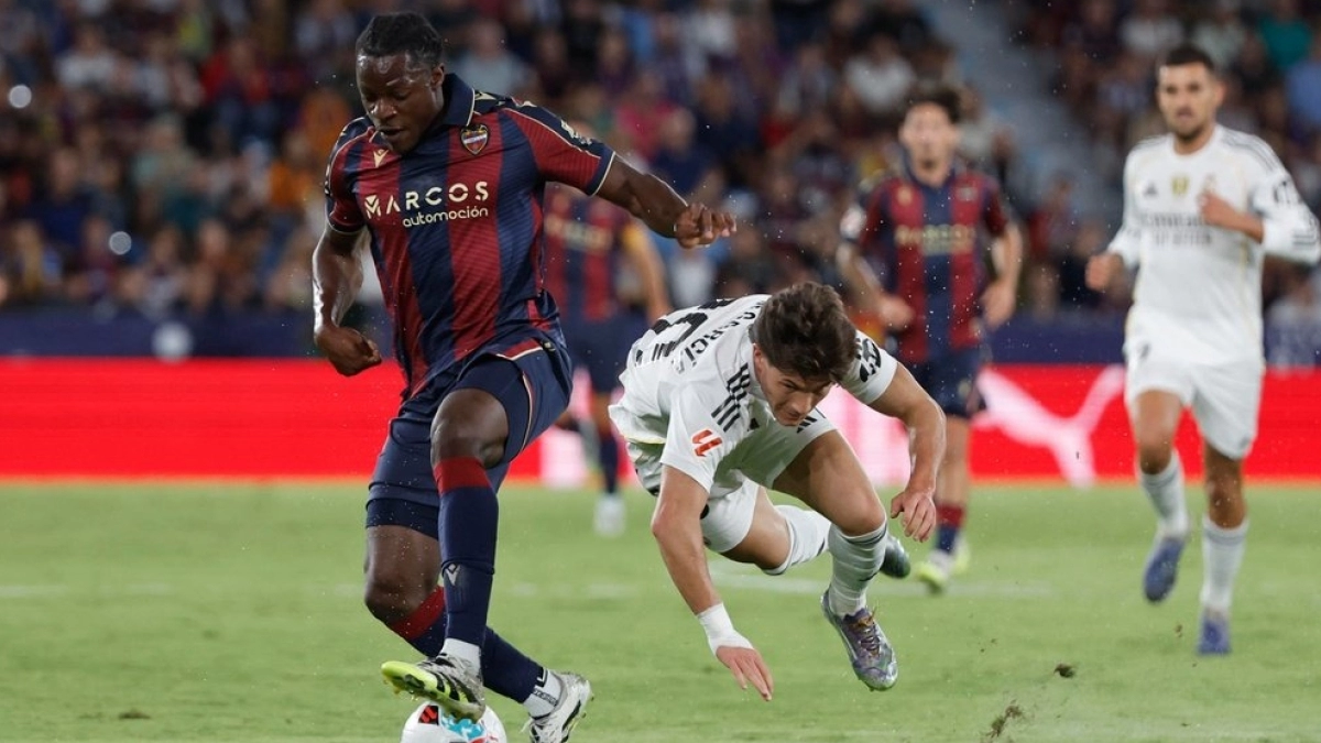 El FC Barcelona descarta el fichaje de Etta Eyong | BeSoccer ES