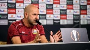El Bayer Leverkusen anuncia el despido de Peter Bosz