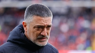 Caparrós lets himself be loved by Sevilla / ABC