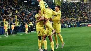 Los jugadores del Villarreal celebran un gol