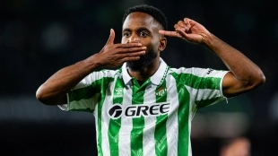 Betis tries to get rid of Bakambu / El Pais