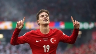 Kenan Yildiz celebra un gol anotado con la selección de Turquía