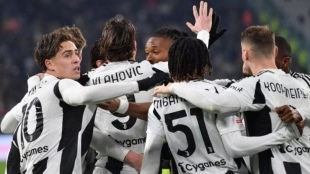 <p>The players of Juventus celebrate a goal in Turin</p>