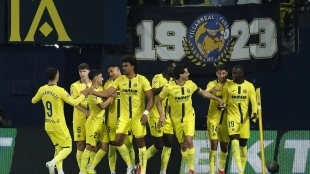Los jugadores del Villarreal celebran un gol