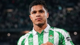 Cucho Hernández, forward for Real Betis