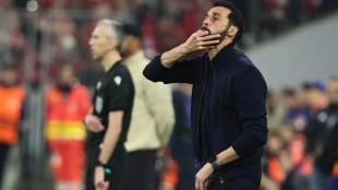 Álvaro Arbeloa durante un partido en el banquillo del Real Madrid