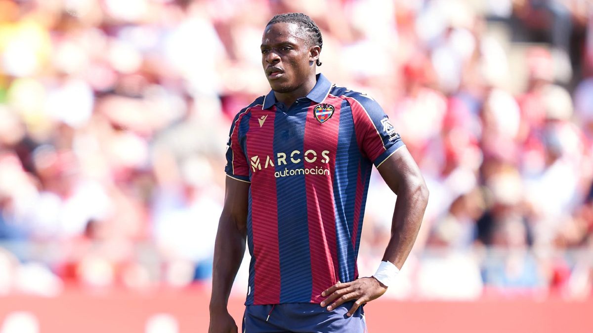 Etta Eyong during a Levante match