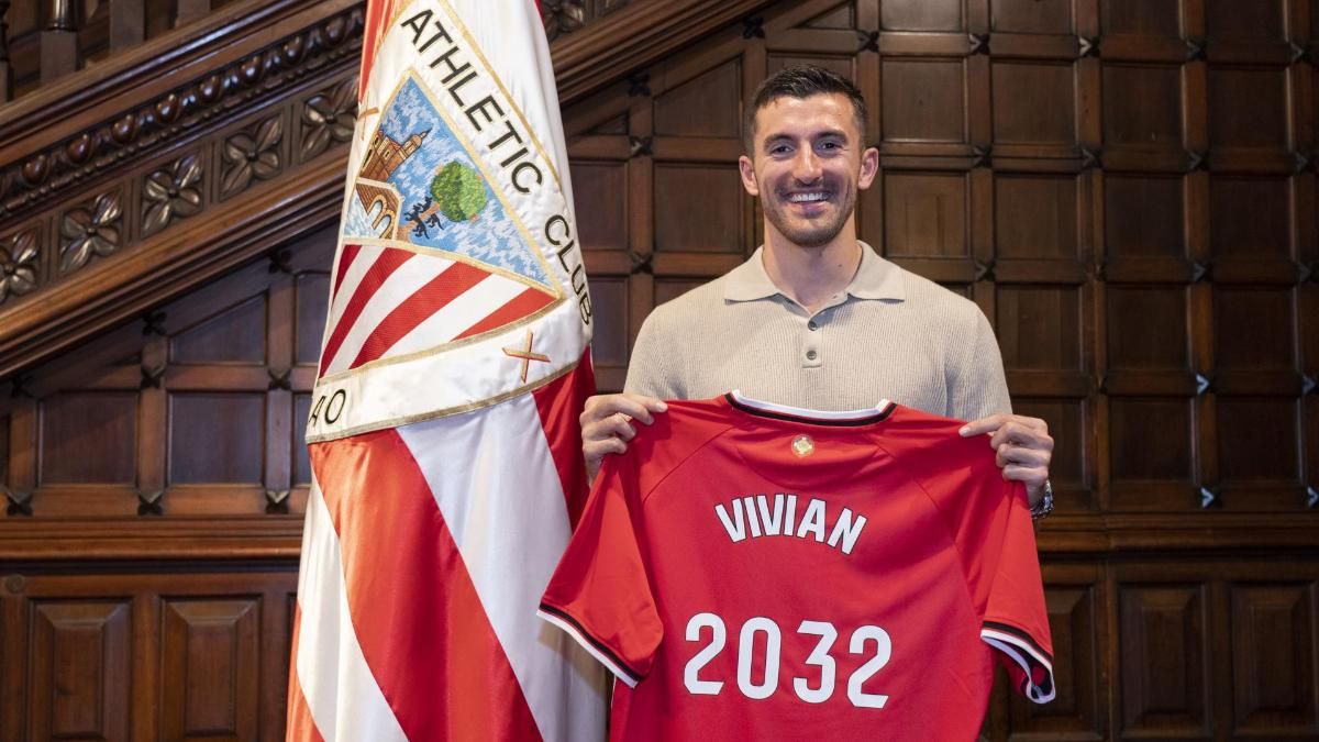 Dani Vivian renueva con el Athletic Club hasta 2032