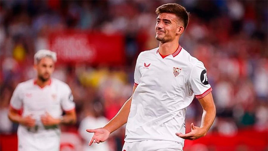Sevilla wants more money for Kike Salas