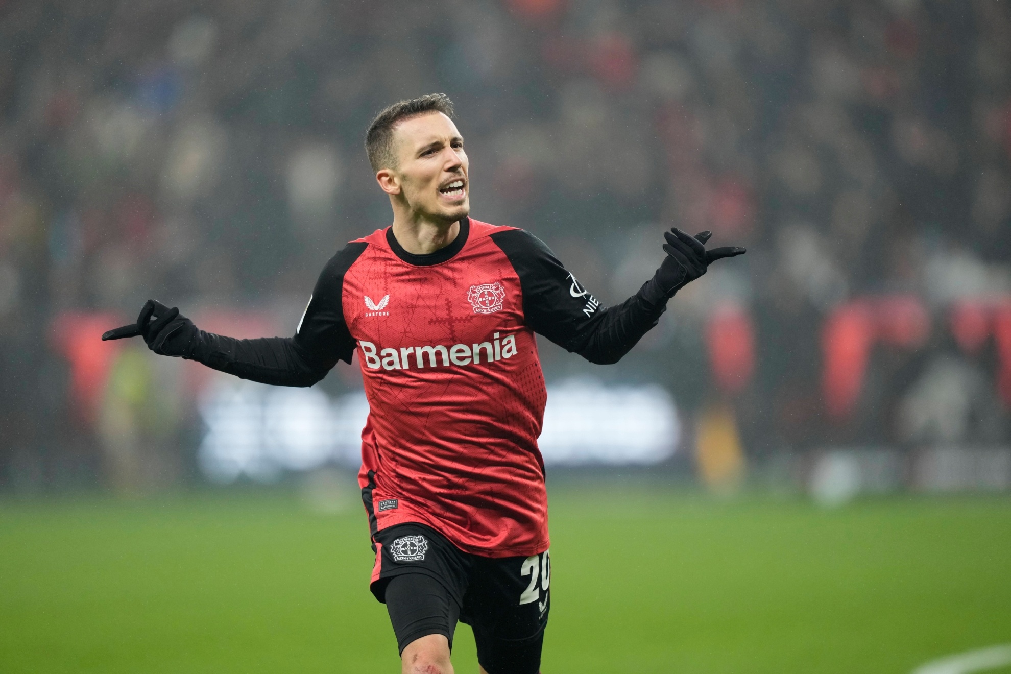 Manchester United gauges Grimaldo