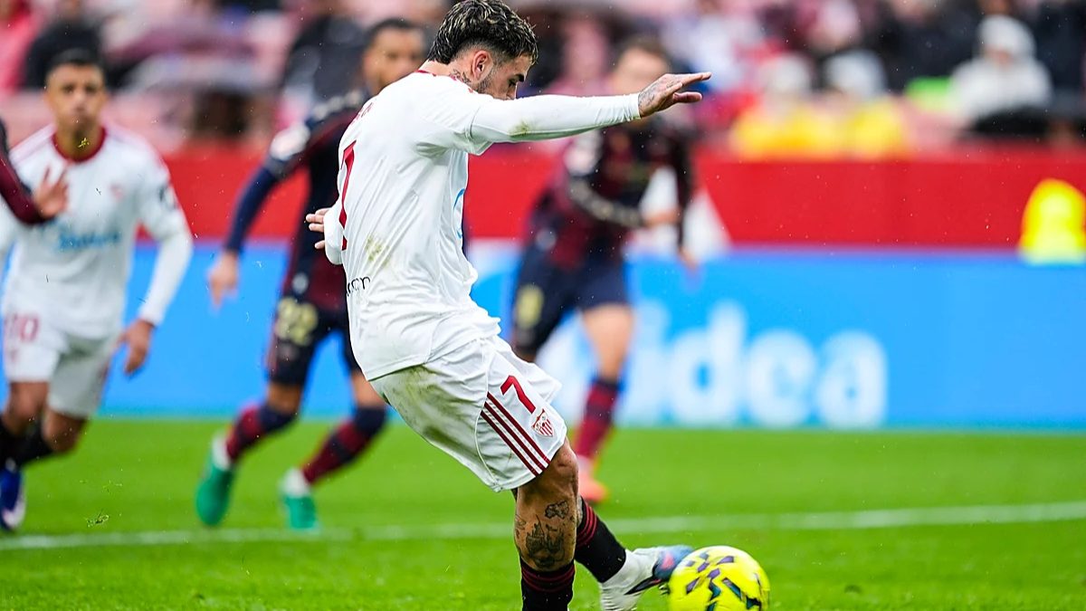 Isaac Romero falló un penalti ante el Levante