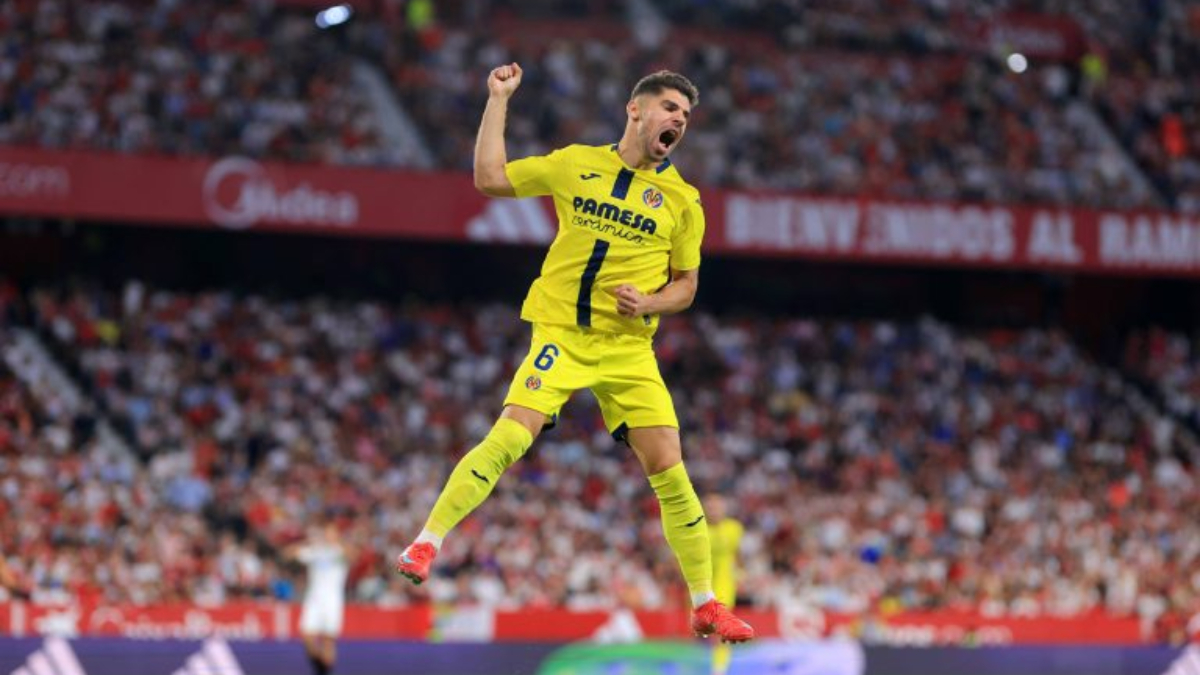 Manor Solomon celebra un gol anotado con el Villarreal