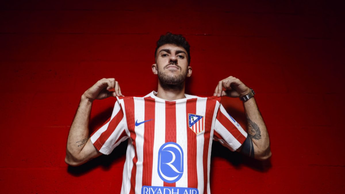 Matteo Ruggeri durante su presentación con el Atlético de Madrid