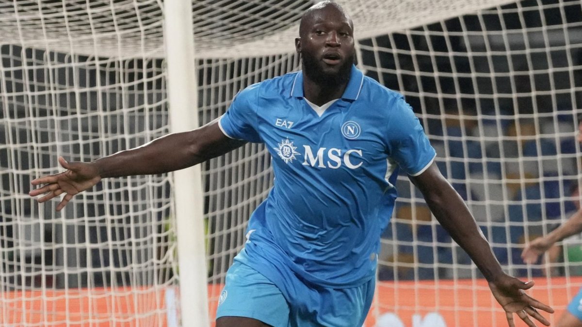 Romelu Lukaku celebra un gol anotado con el Napoli