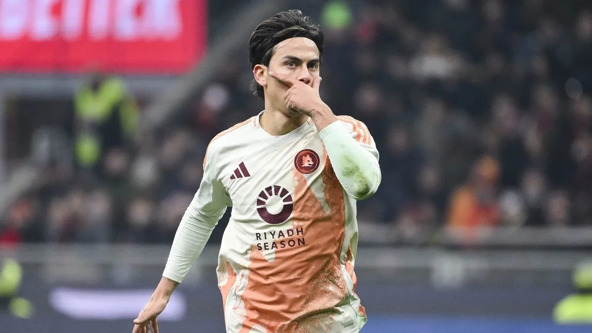 Paulo Dybala celebrates a goal scored with Roma