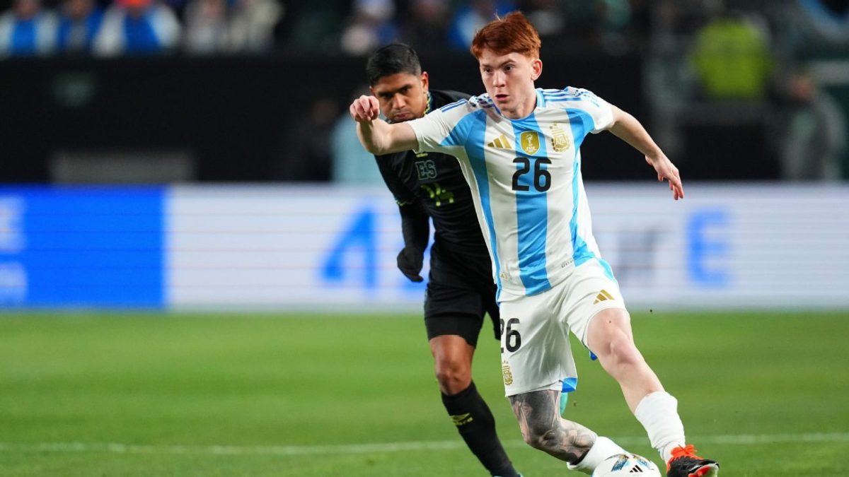 Valentín Barco during a match with the Argentina national team