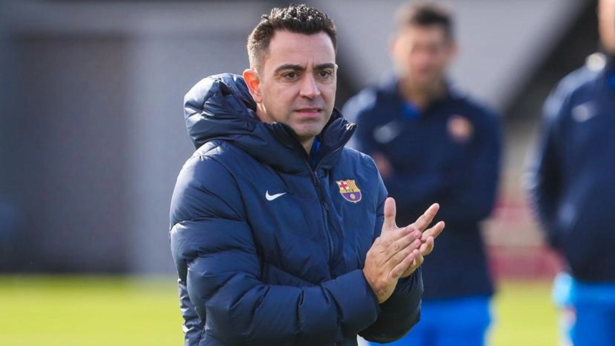 Los 4 centrales perfectos para el juego de Xavi.
