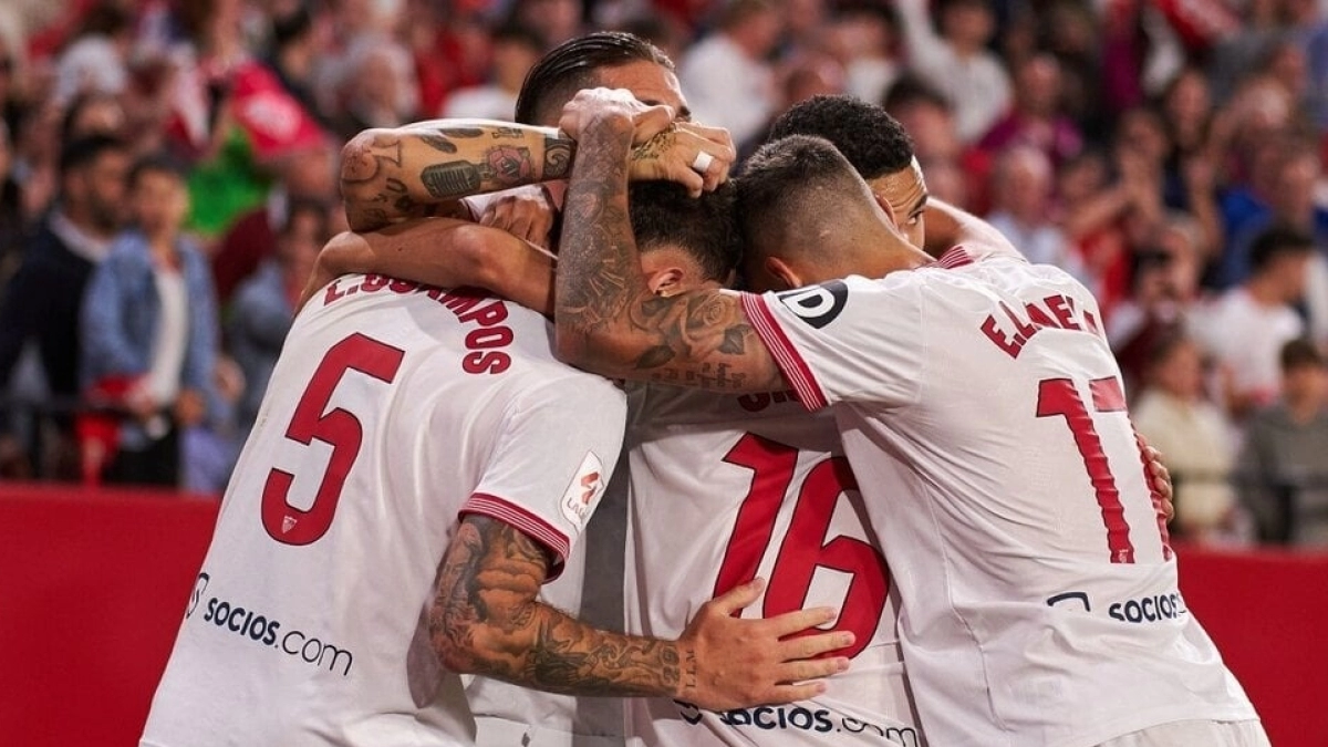 Sevilla rejects an offer for Loïc Badé / Elmira