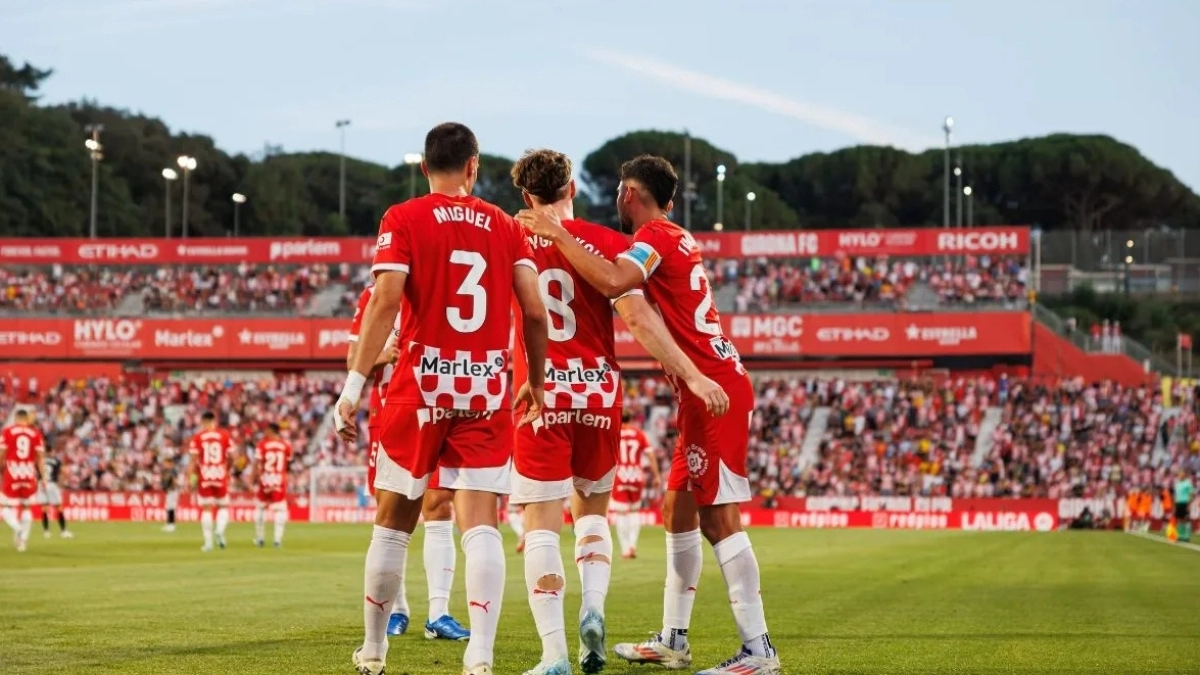Pau López se marcha del Girona / The Objective