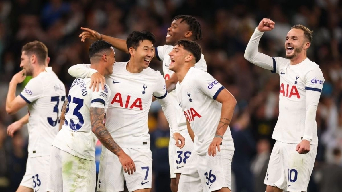 Los jugadores del Tottenham celebran un gol