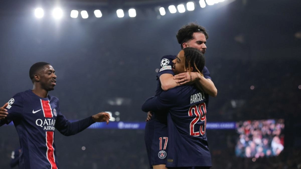 The PSG players celebrate a goal