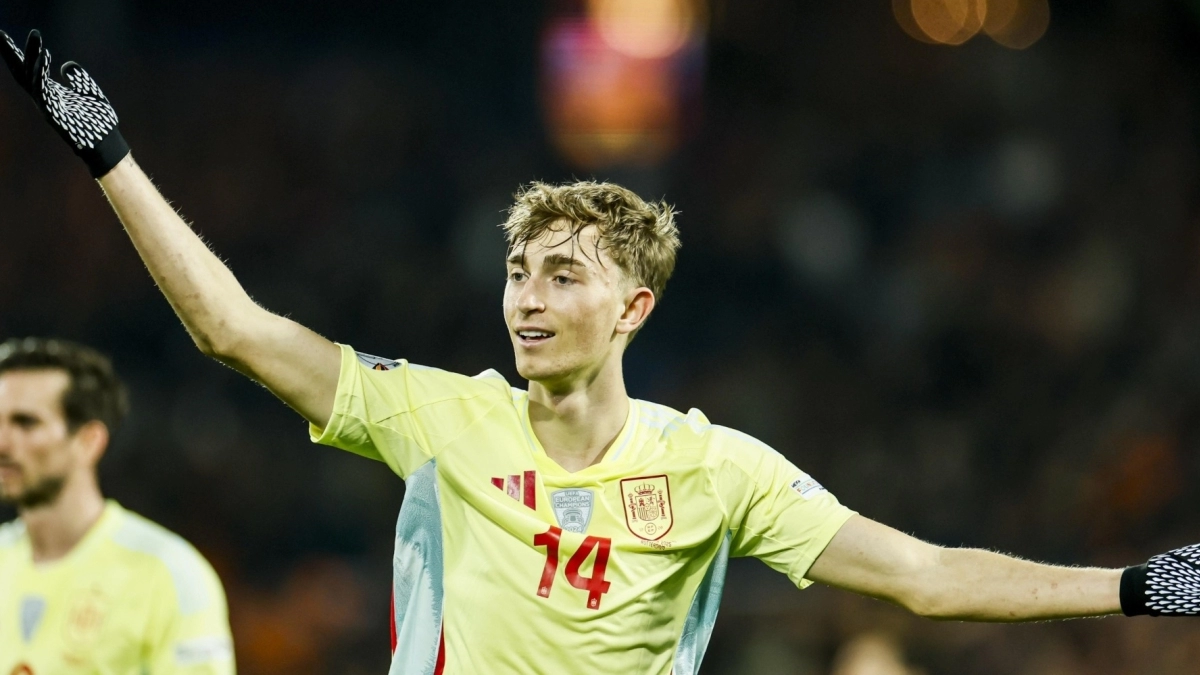 CLOSED: Dean Huijsen, new signing for Real Madrid.