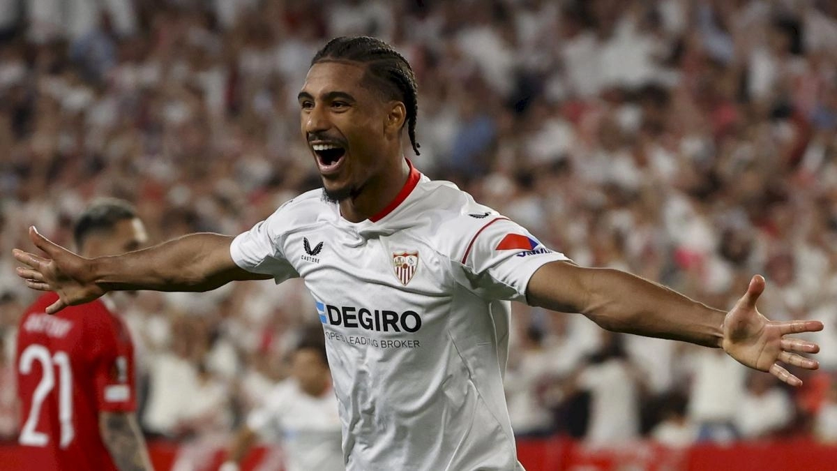 Loïc Badé, player of Sevilla.