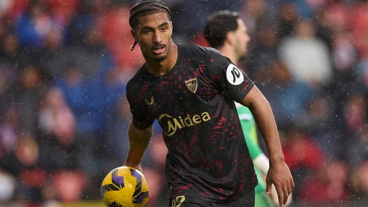 <p>IMMINENT: Sevilla, one step away from selling Loïc Badé</p>