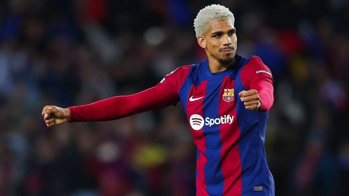 Araujo had many offers to leave Barcelona / Bein Sports.