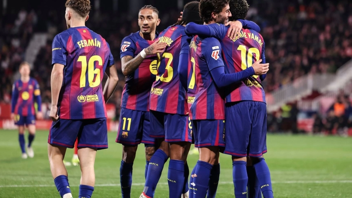 El Barcelona quiere pescar en el Arsenal para reforzar su defensa