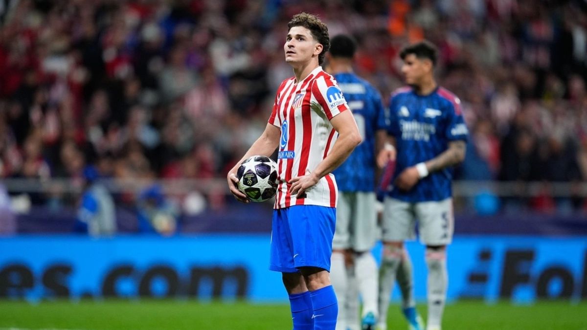 5 sales from Arsenal to sign Julián Álvarez.