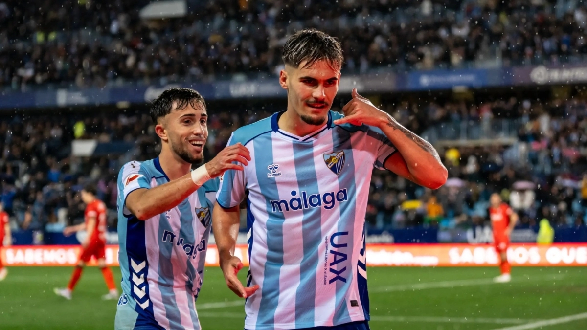 El Villarreal CF se interesa por Chupe, el goleador del Málaga CF