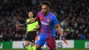 Aubameyang se ha hecho con la titularidad en el Barcelona