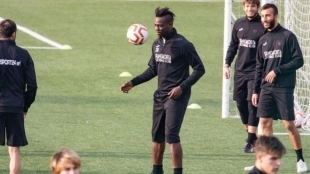 Balotelli cerca de cerrar el fichaje más random de su carrera. Foto: TyC Sports